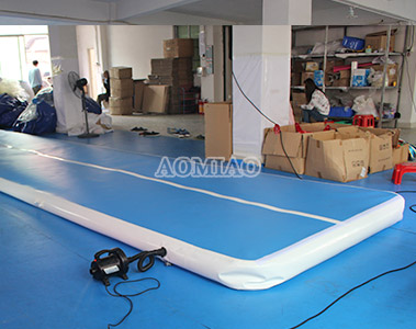 inflatable gymnastics mat
